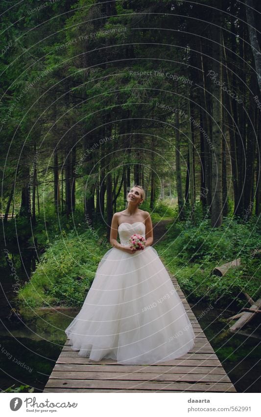 Holzfee Abenteuer Sightseeing Veranstaltung Hochzeit feminin Junge Frau Jugendliche Erwachsene 1 Mensch 18-30 Jahre Umwelt Natur Landschaft Sonnenlicht Sommer