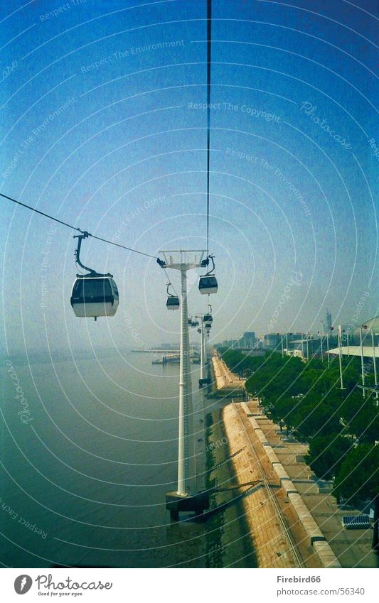 Seilbahn in Lissabon Portugal seilbahn. Weltausstellung 98