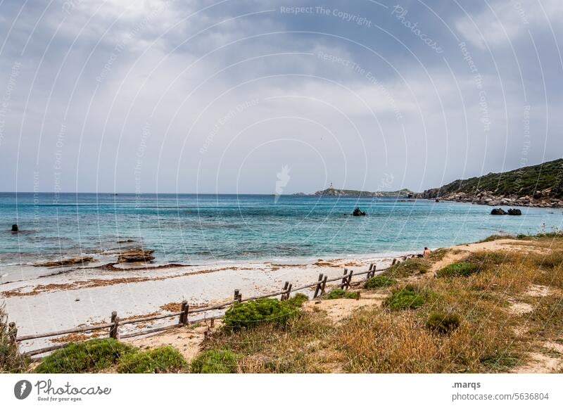 Küste Zaun Einsamkeit Felsen Landschaft Meer Sommer wolkig Horizont Natur Sand Strand Ferien & Urlaub & Reisen Ozean Freiheit Erholung Stein