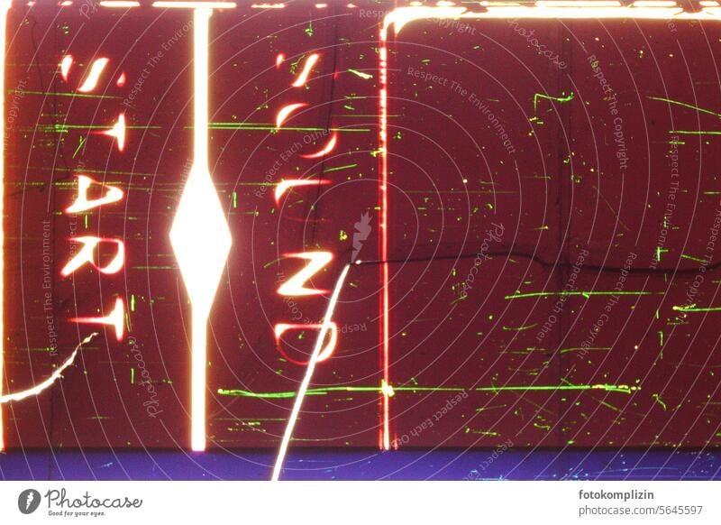 Tonstart - sound start Start Beginn Tontechnik Filmmaterial Kommunikation los Rollfilm Design erste erstes Bild Kunst Medien Filmnegativ Filmspule künstlerisch