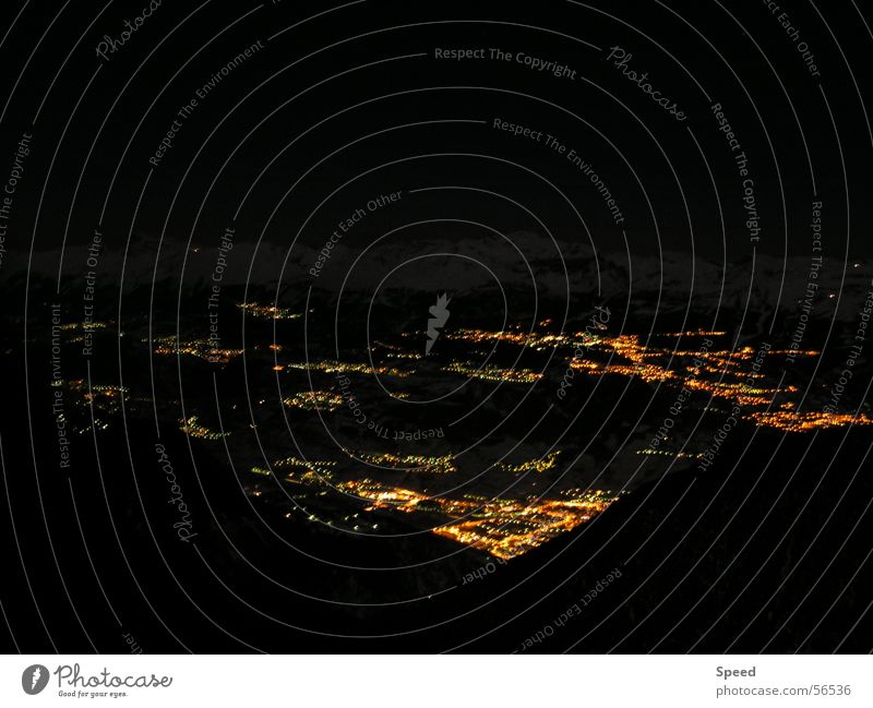 Lichterspiel bei Nacht Stadt dunkel Romantik Schweiz Lichtermeer Berge u. Gebirge Lichterscheinung stadt bei nacht Tal