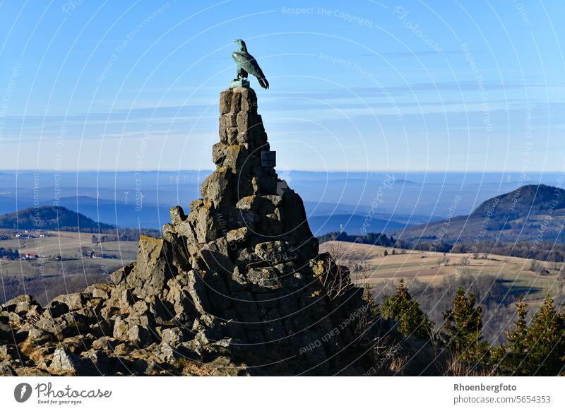 Fliegerdenkmal auf der Wasserkuppe fliegerdenkmal wasserkuppe kampfpiloten weltkrieg erster weltkrieg vulkan vulkanschlot lerchenhügel segelflug fliegen rhön