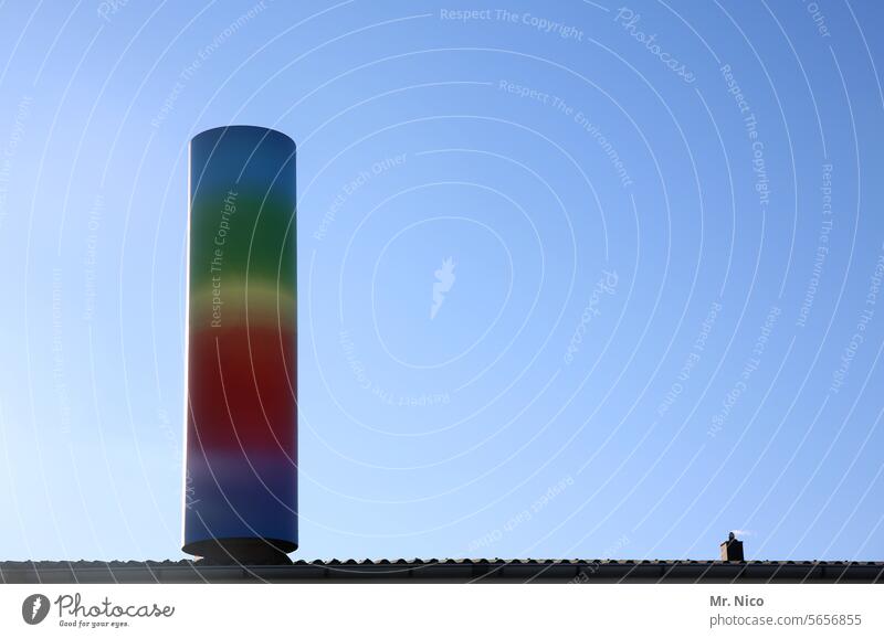 dings vom dach regenbogenfarben bunt farbenfroh mehrfarbig Himmel Dach Kamin vielfalt Symbole & Metaphern Litfaßsäule Streifen Strukturen & Formen Werbung Säule