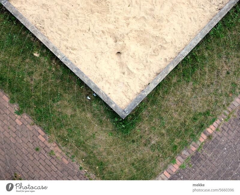 Noch ne Ecke Sandkasten Spielplatz Kindergarten Kindheit Kinderspiel Kleinkind Spielen Freizeit & Hobby Kindheitserinnerung buddeln graben formen Begrenzung