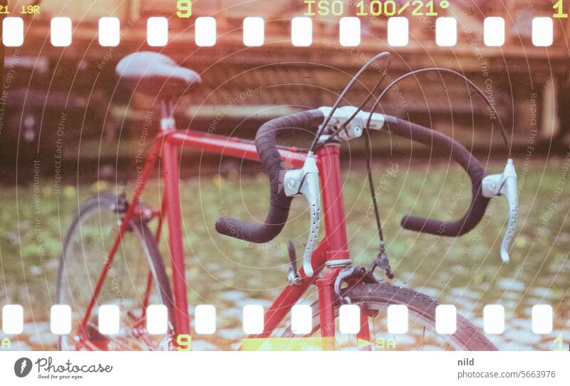 Südbahnhof München Teil 2 Rennrad Vintage Fahrrad Lifestyle Mobilität sportlich Farbfoto Kodak retro Analogfoto urban 80er Außenaufnahme Verkehrsmittel