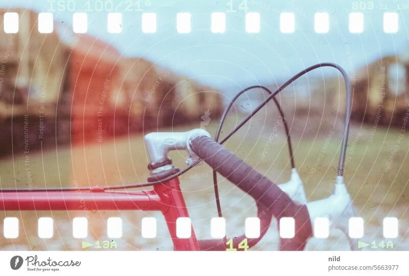 Südbahnhof München Teil 2 Rennrad Vintage Fahrrad Lifestyle Mobilität sportlich Farbfoto Kodak retro Analogfoto urban 80er Außenaufnahme Verkehrsmittel