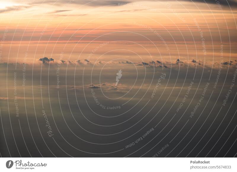 #A0# Himmel Himmel (Jenseits) Himmelszelt Wolken himmelwärts Flugzeugfenster Farbfoto Himmelsrichtung Außenaufnahme himmelblau Himmelsstürmer Sonnenlicht Licht