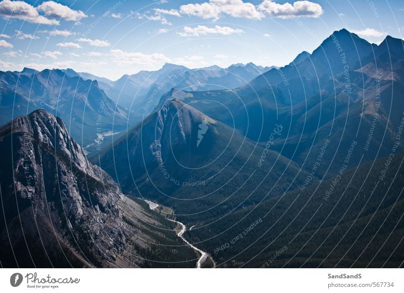 Jasper Nationalpark Natur Landschaft Hügel Felsen Berge u. Gebirge Rocky Mountains Idylle Ferne Ziel Farbfoto Außenaufnahme Tag Vogelperspektive