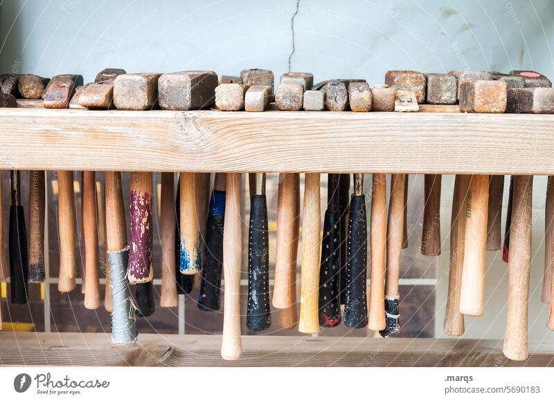 Wo der Hammer hängt Ordnung Arbeit Werkzeuge Ablage Konstruktion Arbeit & Erwerbstätigkeit Handwerker Arbeitsplatz Reparatur Beruf Werkstatt Hammerkopf