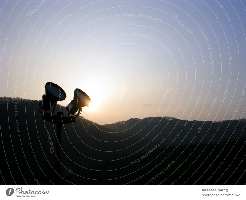 Scheinwerfer I Lampe Sonnenuntergang Horizont Licht Berge u. Gebirge Himmel Landschaft Beleuchtung lamp light sky sun mountain