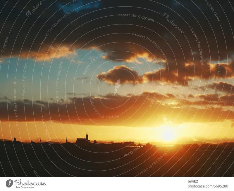 Glühlampe Stadt Panorama (Aussicht) Skyline Kleinstadt Bautzen Ostsachsen Horizont Wolken Himmel Außenaufnahme Menschenleer Abend Ferne Altstadt Kirche Bauwerk