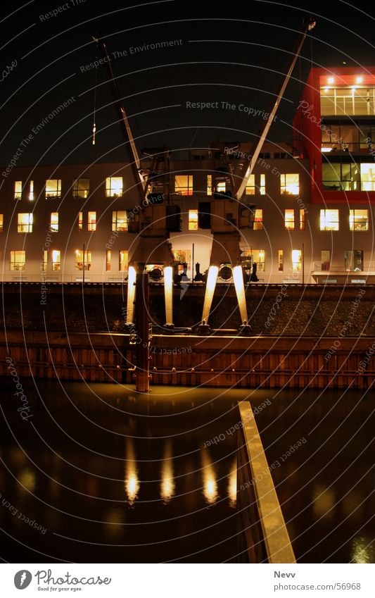 Hafenkräne Langzeitbelichtung Kran Nacht dunkel Kreis Neuss Beleuchtung Wasser