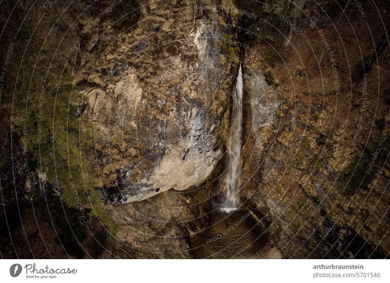 Wasserfall in Salzburg-Land Ebenau Plötz in der Natur von oben mit der Drohne fotografiert Naturliebe Naturwunder Naturgewalt naturverbunden Drohnenansicht