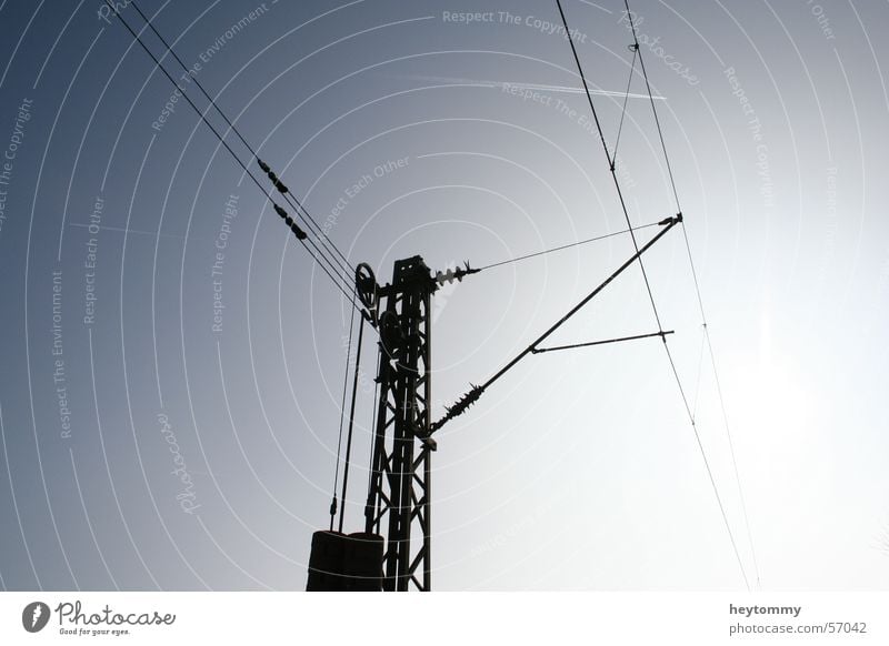 Power is force II Strommast Elektrizität Kraft Leitung Draht Ständer Halterung Elektrisches Gerät Wissenschaften Zukunft Stahl Träger stark standhaft trotzig