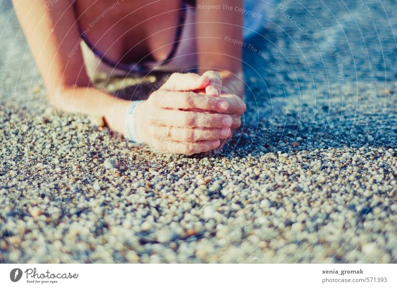 am Kieselstrand Wohlgefühl Erholung Ferien & Urlaub & Reisen Tourismus Ausflug Abenteuer Ferne Freiheit Safari Sommer Sommerurlaub Sonne Sonnenbad Strand Meer