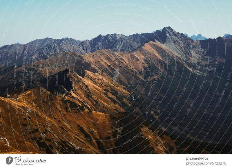 Berglandschaft im Tatra-Nationalpark in Polen. Beliebte Touristenattraktion. Erstaunliche Naturkulisse. Die berühmtesten Reiseziele Berge u. Gebirge Landschaft