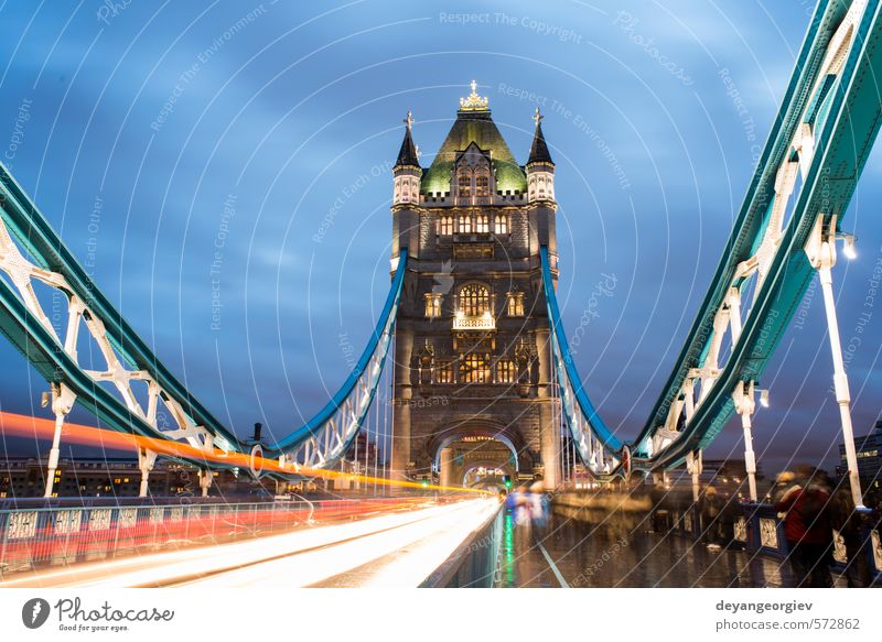 London Tower Brücke bei Sonnenuntergang Tourismus Himmel Fluss Stadt Architektur Denkmal Stein alt hell historisch blau Tradition Turm Großbritannien England