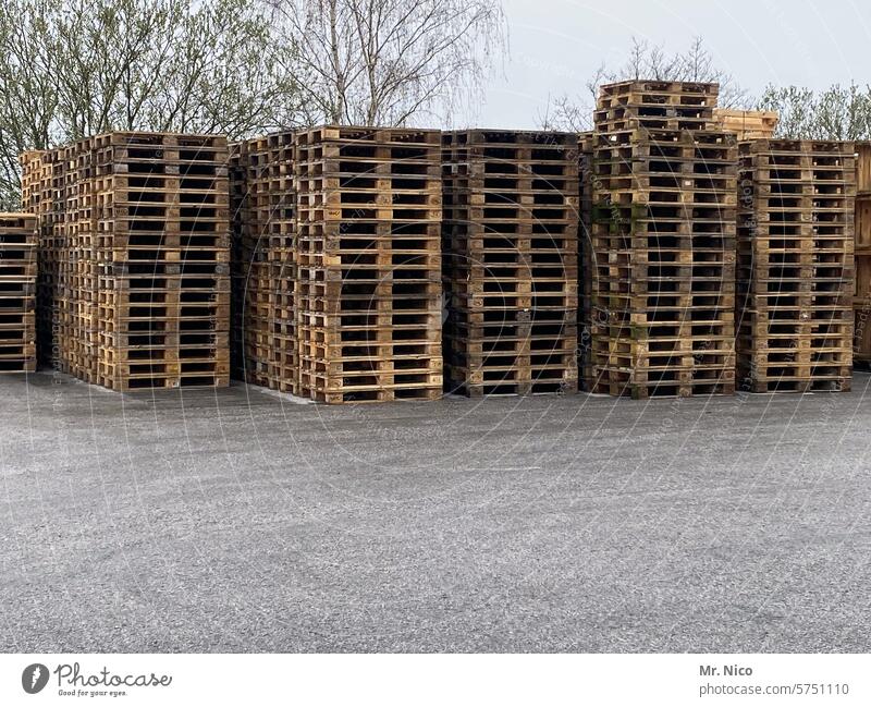 Ordnung muss sein Paletten Lager Europalette Lagerplatz Stapel Güterverkehr & Logistik Palettenstapel Verpackungseinheit Spedition Arbeitsplatz Handel