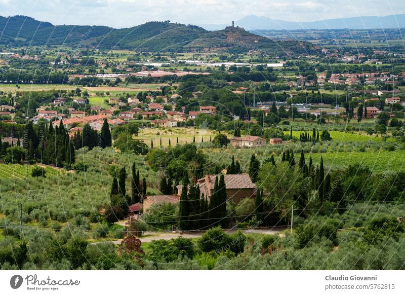 Historische Gebäude in Castiglion Fiorentino, Toskana, Italien Arezzo Europa Architektur Großstadt Farbe Tag Außenseite Hügel historisch Haus Landschaft