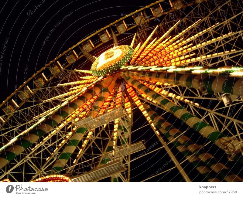 Riesenrad bei Nacht | die Dritte Fahrgeschäfte Stadtfest Schützenfest Vergnügungspark Sendgericht dunkel Licht Romantik Außenaufnahme Lichtspiel kirmis Freude