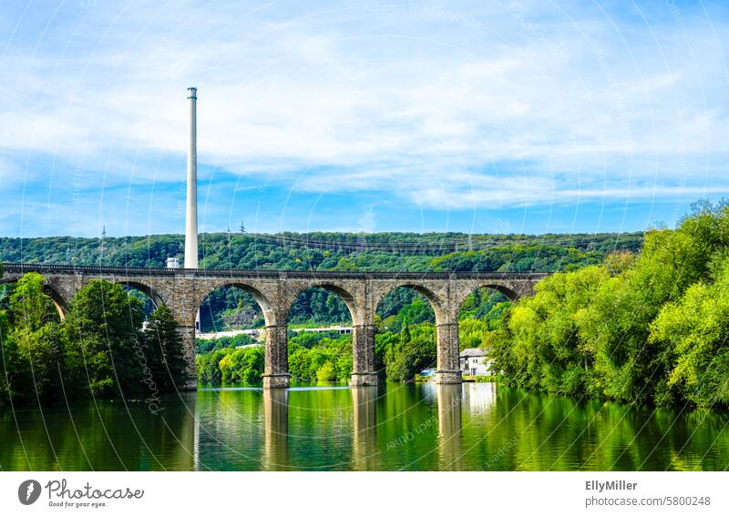 Ruhr-Viadukt am Harkortsee. Landschaft im Ruhrgebiet. Stausee Brücke See Herdecke Nordrhein-Westfalen Wasser Natur Architektur Umwelt Bauwerk Farbfoto alt