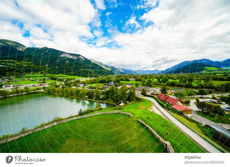 Landschaft bei Pürgg in Österreich. Steiermark. Pürgg-Trautenfels Berge Natur Schloss Trautenfels Berge u. Gebirge Himmel See Umwelt Bundesland Steiermark