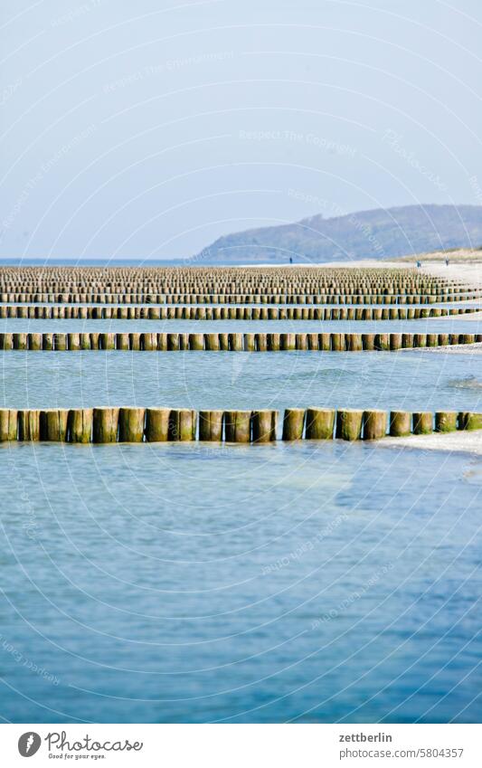 Hiddensee - Buhnen vor Kloster, im Hintergrund der Dornbusch ausblick ferien ferne frühling grieben hiddensee horizont insel kloszer mecklenburg meer mv