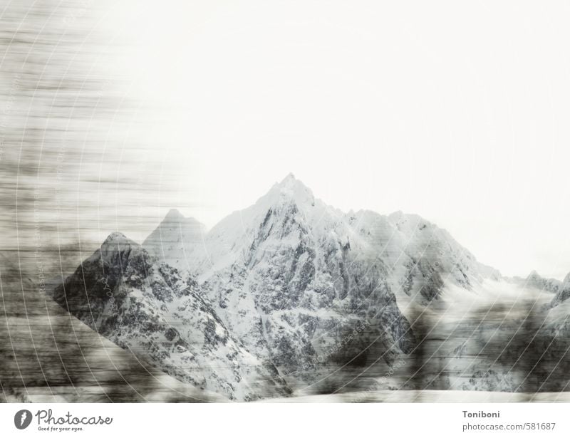 Lyngen Abenteuer Winter Schnee Berge u. Gebirge Natur Landschaft Lyngen-Alpen Gipfel Schneebedeckte Gipfel kalt Ausdauer standhaft majestätisch erhaben Ewigkeit