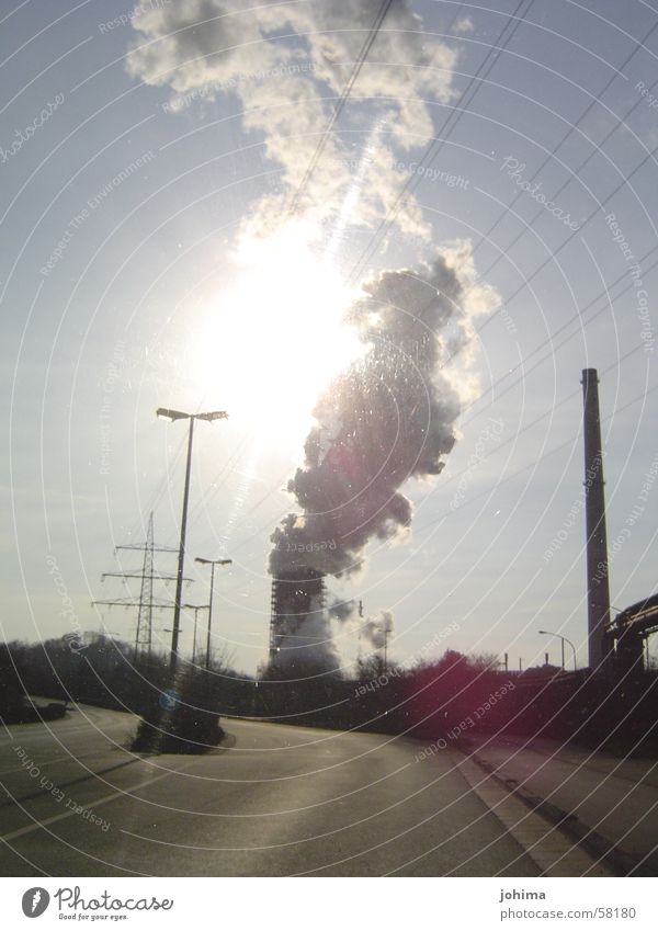 ...licht im pott Ruhrgebiet Rauch Industriefotografie Sonne Straße Schornstein