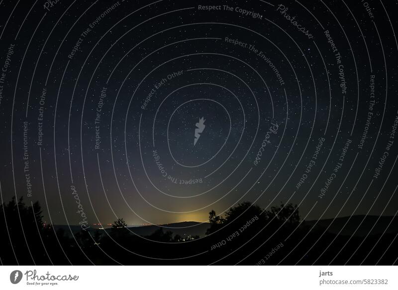 Sternennacht Sternenhimmel Nacht Himmel Nordlicht Nachthimmel sternenklar Weltall Galaxie Unendlichkeit Langzeitbelichtung dunkel Ruhe stille