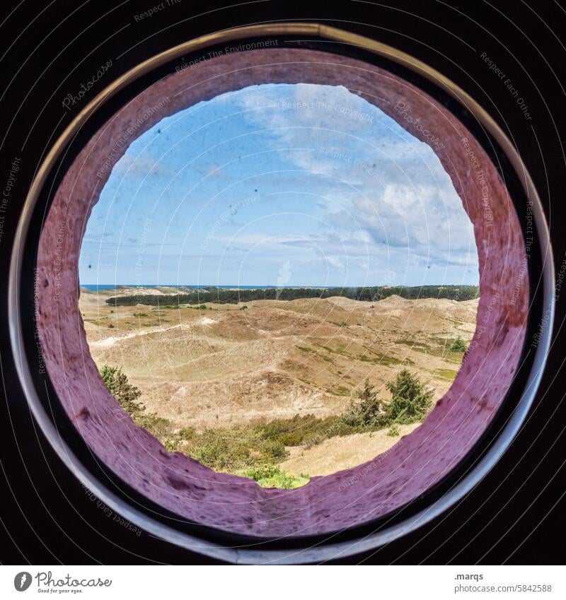 Guckloch Fenster rund Strukturen & Formen Fensterscheibe Kreis Bullauge Himmel Schönes Wetter Perspektive Natur Ferien & Urlaub & Reisen Küste Nordsee Horizont