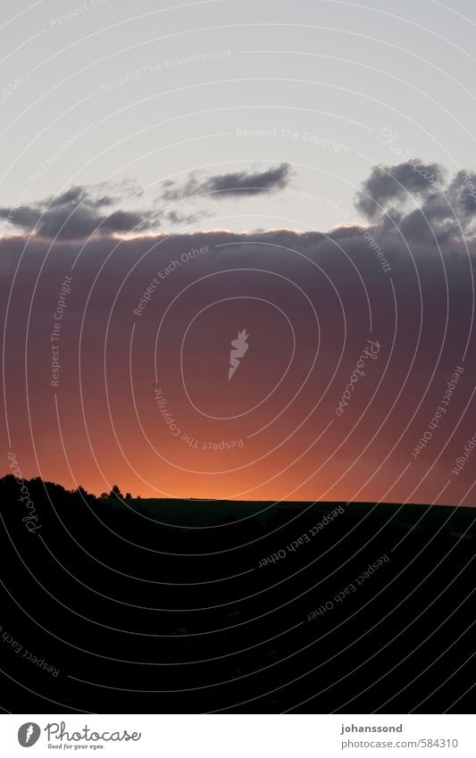 Glühender Horizont Landschaft Himmel Wolken Sonnenaufgang Sonnenuntergang Hügel dunkel Hoffnung Ende Natur Zukunft mehrfarbig Außenaufnahme Menschenleer