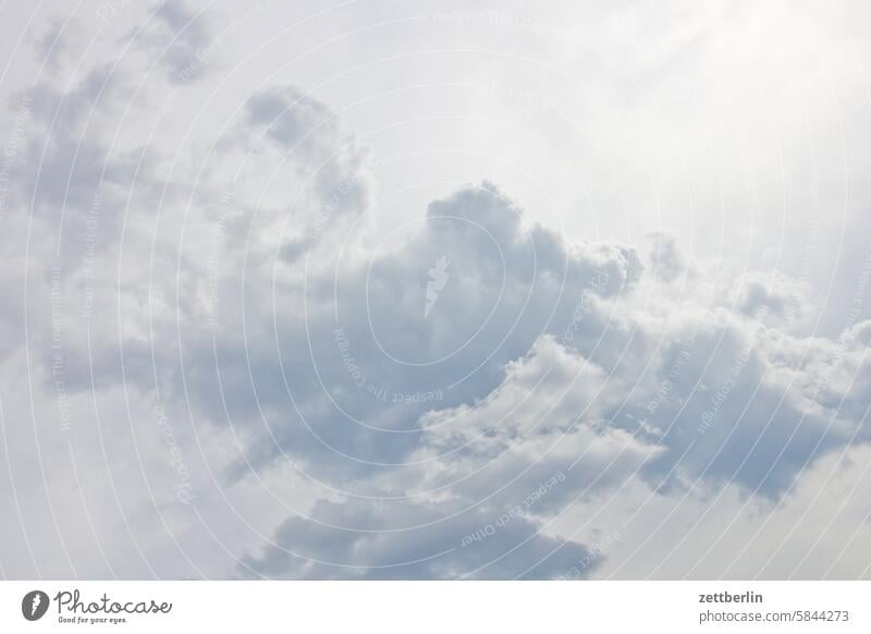 Wolken altocumulus drohend dunkel dämmerung düster farbspektrum feierabend froschperspektive gewitter haufenwolke himmel hintergrund klima klimawandel