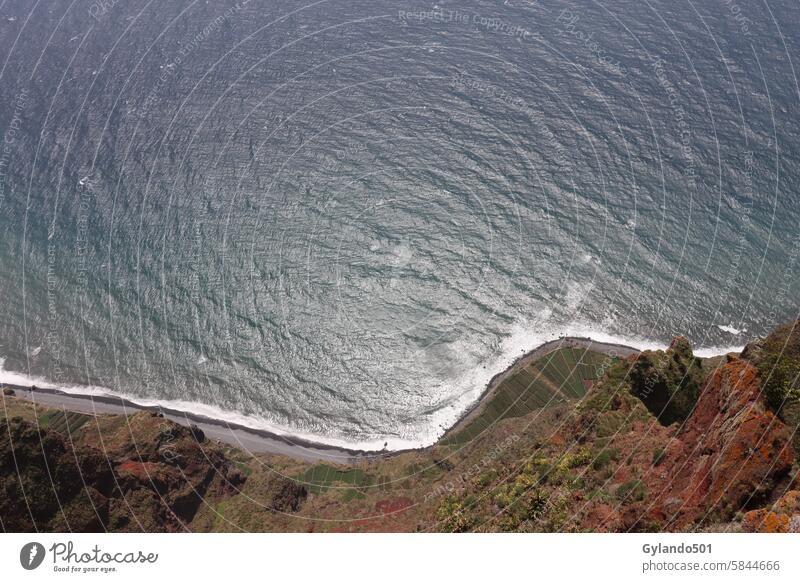 Blick von der Steilküste Cabo Girao auf Madeira Klippen Panorama Meereslandschaft hoch Gabo Girao Portugal Europa natürlich Hintergrund Urlaub Landschaft Felsen