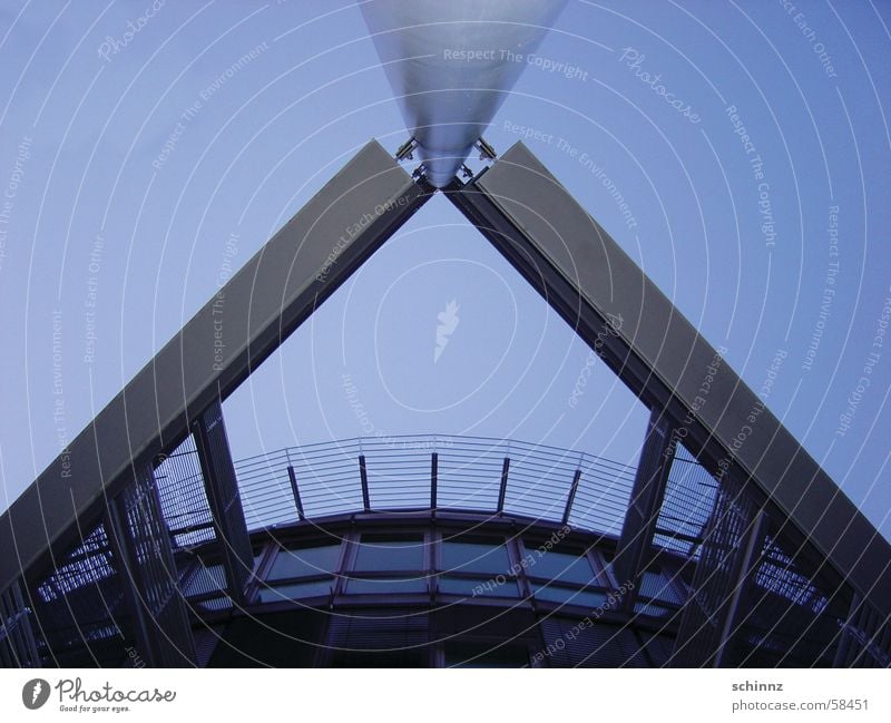 Stahlfassade Gebäude Bürogebäude modern Haus Fassade Beton Außenaufnahme Himmel blau Glas Größe Freiheit Architektur