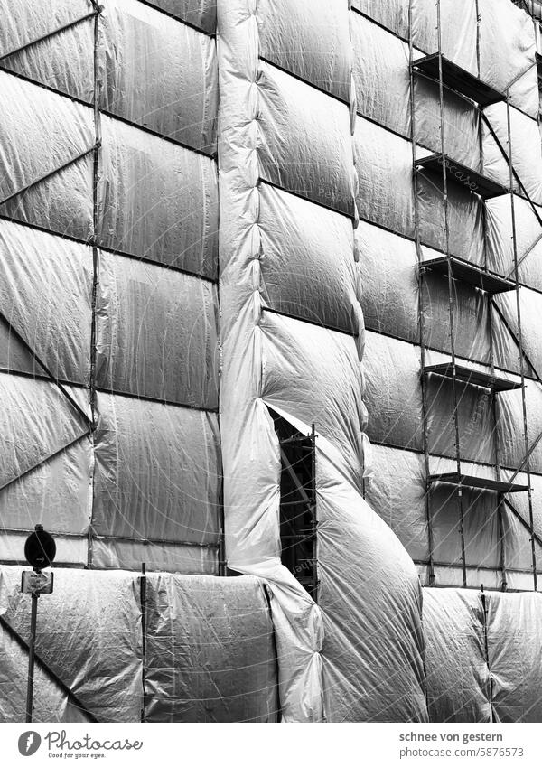 Verhüllen Architektur Bau - Tätigkeit Bauwerk Gebäude Himmel Stadt Fassade Baustelle Außenaufnahme bauen gebäude Menschenleer Beton modern