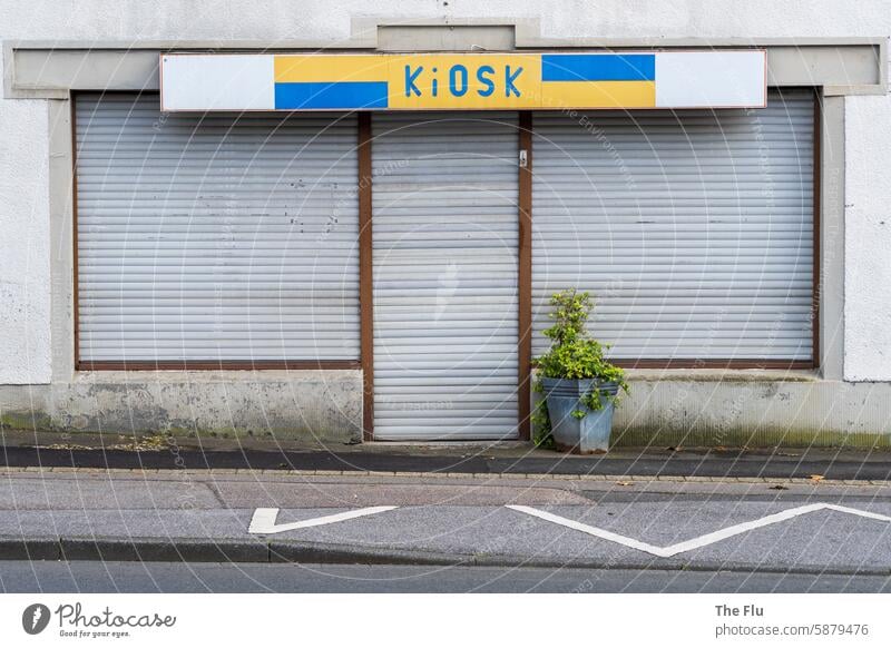 Kiosk geschlossen Fassade verkaufen Ladengeschäft Schaufenster Einzelhandel Handel verlassen pleite bankrott Geschäft Leerstand Insolvenz schließen