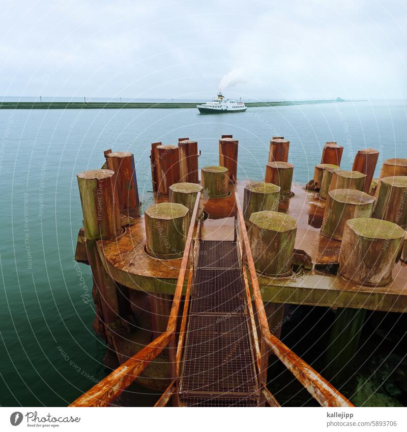 Sassnitz Rügen Hafen Hafeneinfahrt Ostsee Himmel Meer Ferien & Urlaub & Reisen Außenaufnahme Landschaft Idylle Sehenswürdigkeit Tag Mecklenburg-Vorpommern