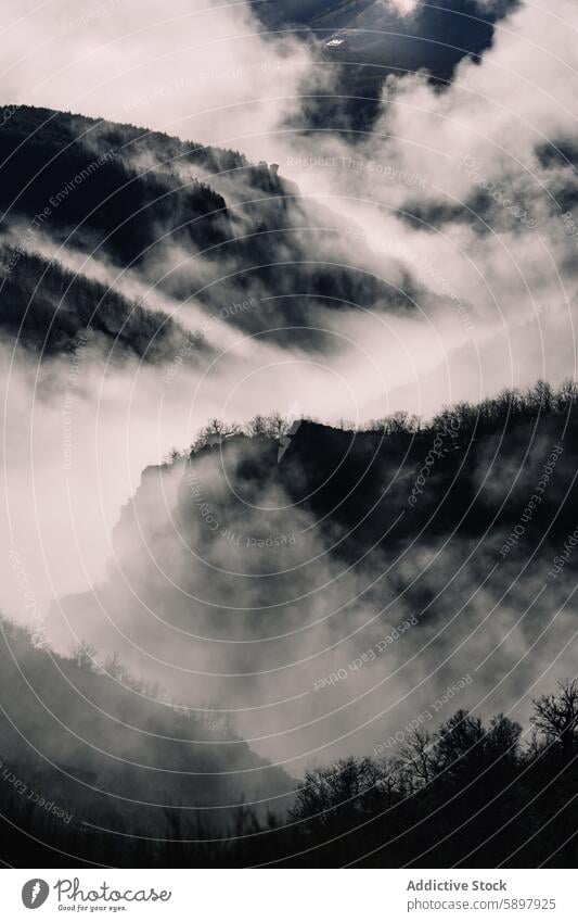 Neblige Berghänge von Palencia Berge u. Gebirge Nebel Berghang palencia curavacas espiguete Ansicht Atmosphäre ätherisch Natur Landschaft im Freien ruhig