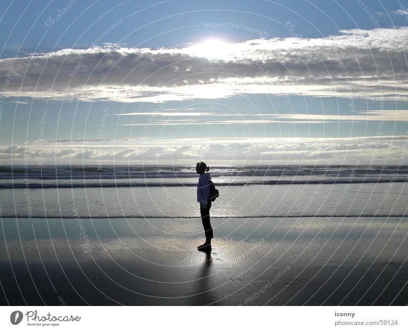 Sonne, Sand und ... Cannon Beach Sonnenuntergang Abenddämmerung Meer Strand Wellen Wolken Licht Horizont Pazifik Amerika Oregon Silhouette Wasser Himmel USA