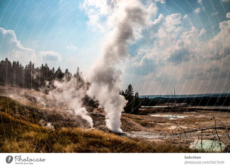 druck aufm kessel Landschaft Vulkan vulkanische Landschaft Wolken Himmel Geysir USA Wyoming Yellowstone Nationalpark Amerika Ferien & Urlaub & Reisen Ferne