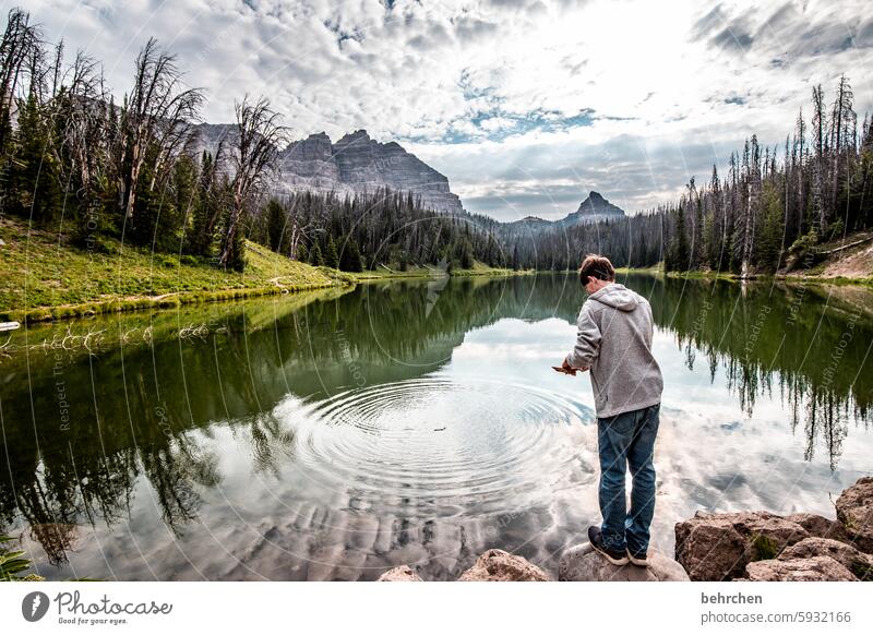 kreise ziehen Reflexion & Spiegelung weite Bergsee beeindruckend Ferne Fernweh besonders Natur Ferien & Urlaub & Reisen fantastisch Wald Landschaft