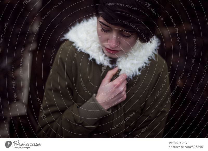 I need you schön Mensch feminin Junge Frau Jugendliche Erwachsene Leben Körper 1 18-30 Jahre Natur Herbst Winter schlechtes Wetter Jacke Gefühle Stimmung