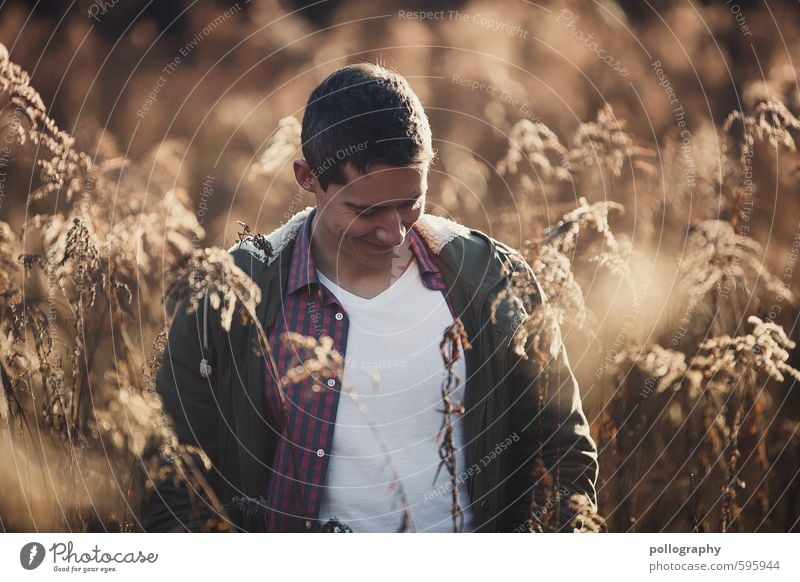 don't be shy Mensch feminin Junger Mann Jugendliche Erwachsene Leben Körper 1 18-30 Jahre Natur Pflanze Herbst Winter Schönes Wetter Gras Sträucher Feld Mode