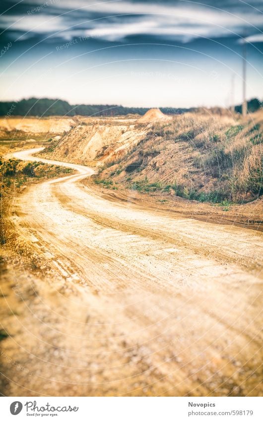 Gravel Pit Natur Landschaft Sand Himmel Wolken Sommer Pflanze Wildpflanze Wald Hügel Straße Wege & Pfade Stein dreckig blau gelb grün weiß Umweltverschmutzung