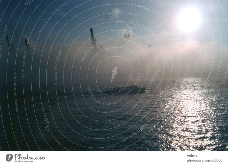 Hafen Nebel Wolken Barkasse Fernweh diffus Kran Hamburg Himmel Wasser