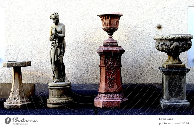 Nostalgie Statue Antiquität antik Licht Kostbarkeit schön Sammlung teuer extra Rom Frau Stein Schatten alt Exklusivität Römerberg Säule