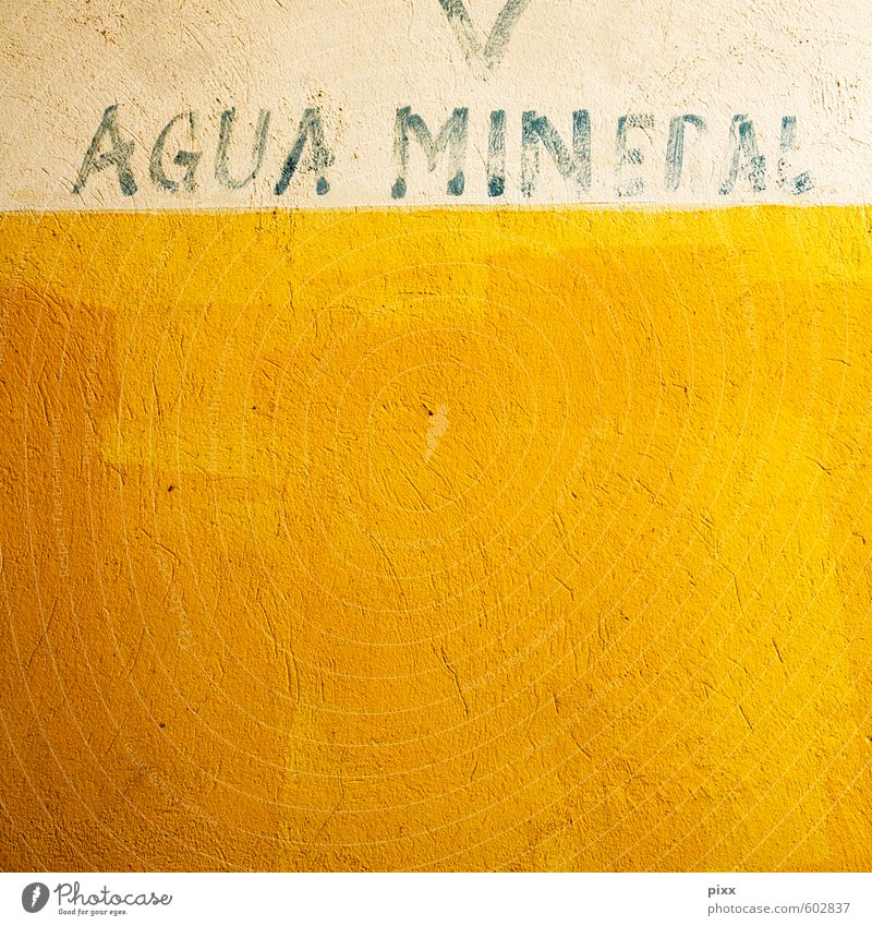 agua mineral Getränk Erfrischungsgetränk Trinkwasser Lifestyle Wellness Leben Ferien & Urlaub & Reisen Ausflug Renovieren Sommer Brasilien Südamerika Mauer Wand