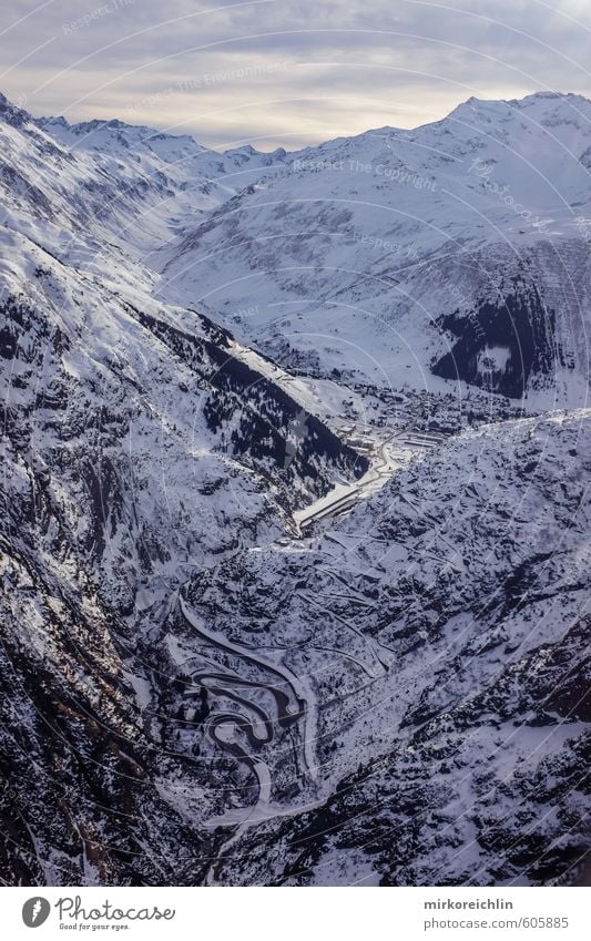 Andermatt Landschaft Eis Frost Schnee Alpen Berge u. Gebirge Gipfel Tal Pass Straße fliegen frieren weiß Gotthardsberg Schlucht Winter Dorf Bergdorf Einsamkeit