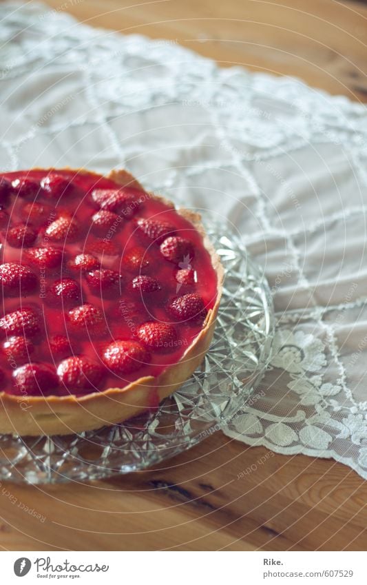 Hätt' ich dich heut' erwartet. Lebensmittel Frucht Teigwaren Backwaren Kuchen Süßwaren Erdbeeren Obstkuchen Ernährung Essen Kaffeetrinken Festessen Teller